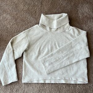 Lululemon ribbed funnel neck cropped pullover